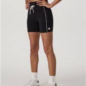 Vuori Black Women's Bike Shorts NEW